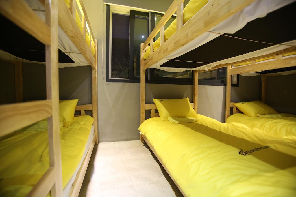 24 Guesthouse Garosugil - Gangnam Сеул Номер фото