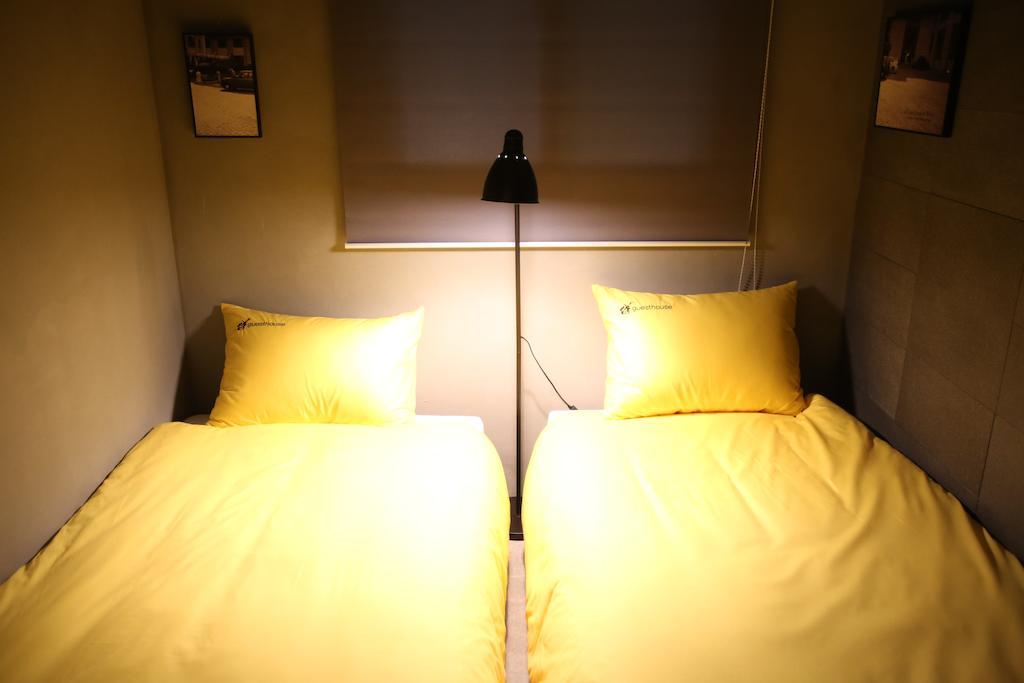 24 Guesthouse Garosugil - Gangnam Сеул Номер фото